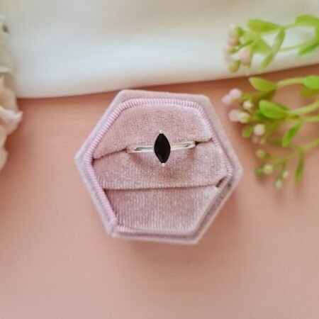 Anillo solitario negro- Talla 10