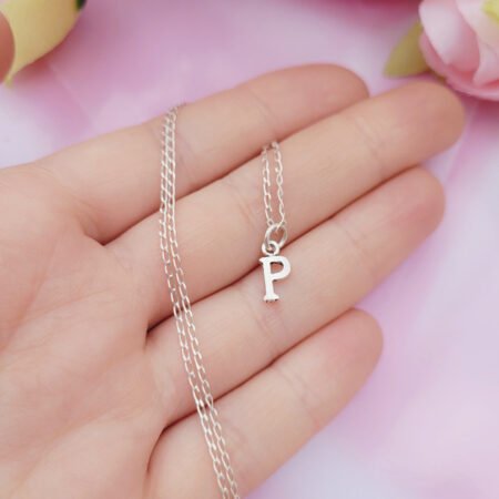 Collar letra P